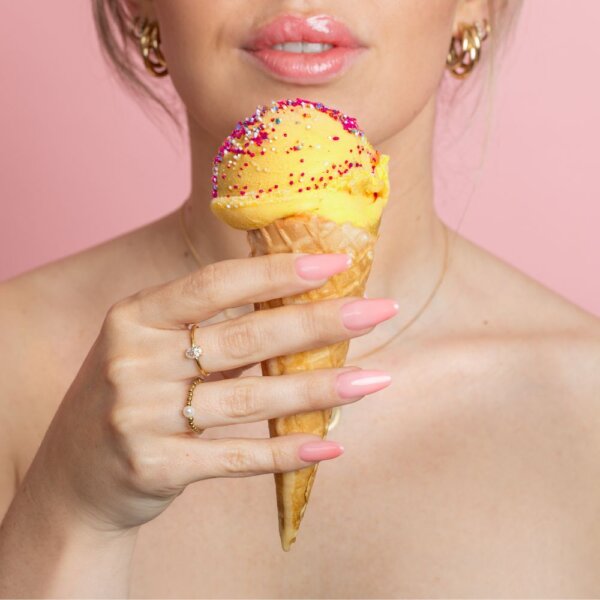 Gelpolish Melon Fizz Model shot