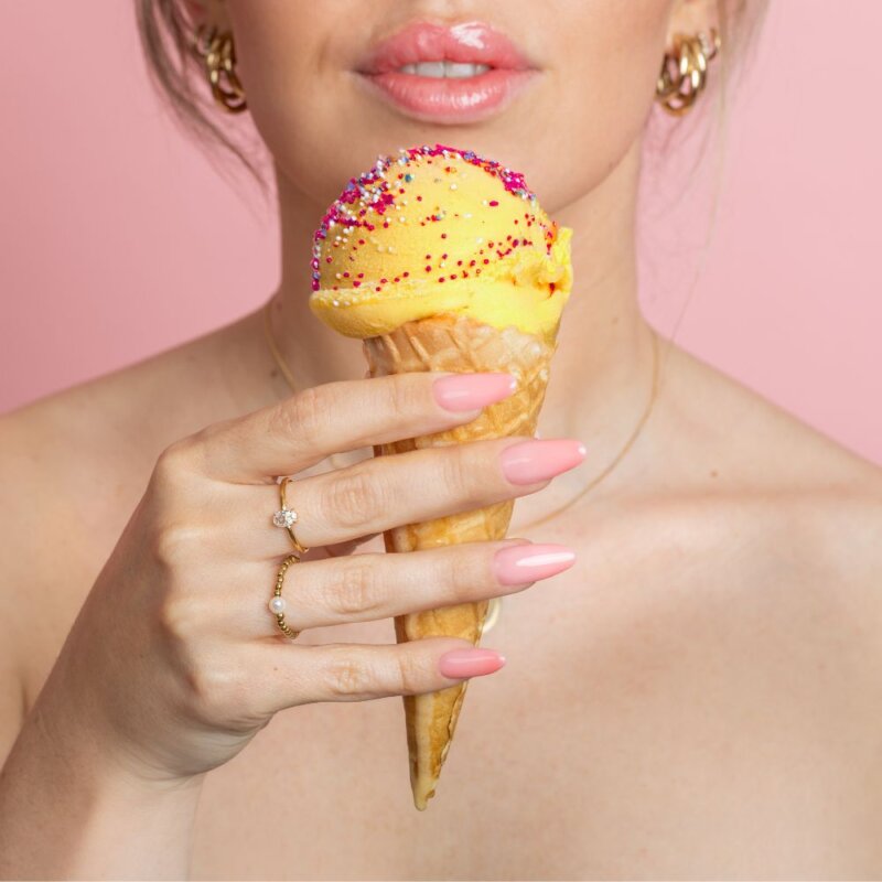 Gelpolish Melon Fizz Model shot